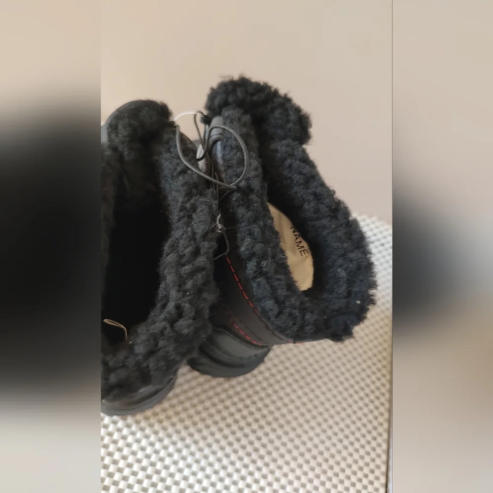 Boys Size 9 Winter Snow Boots Temperature Rated -5° NWT